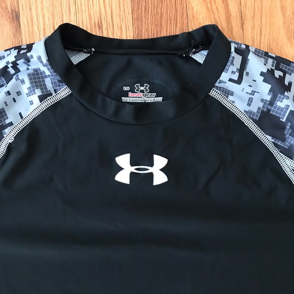 Black Under Armor Top - Picture 3 of 3